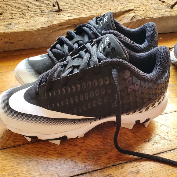 Nike Fastflex Vapor cleats size 1 Youth